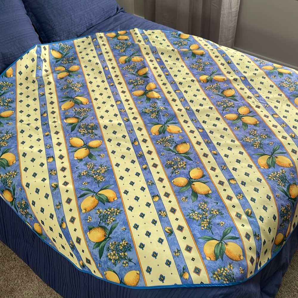 Gorgeous 60” Round Provincial Print Tablecloth